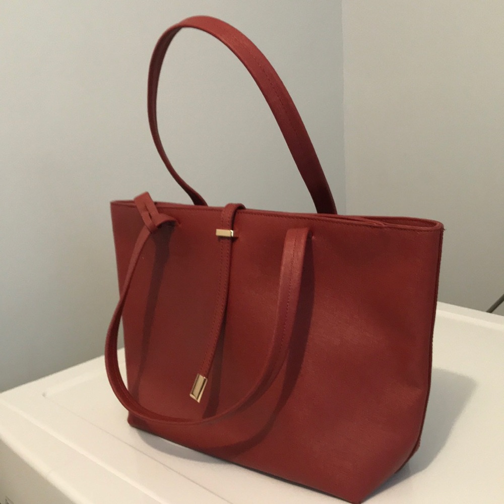 Vince Camuto Shoulder Bags